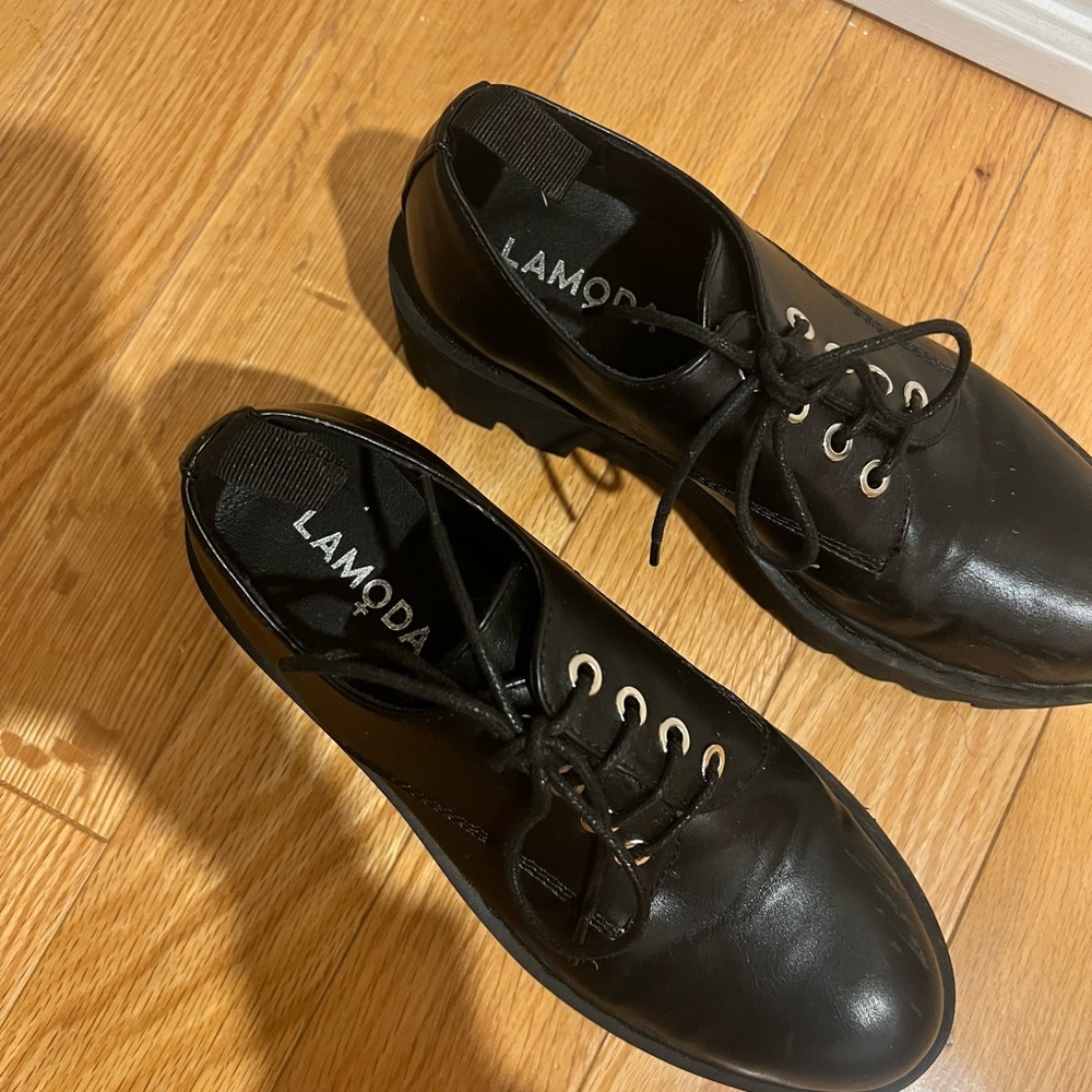 LAMODA Black Platform Lace-Up oxford Shoes for Women
